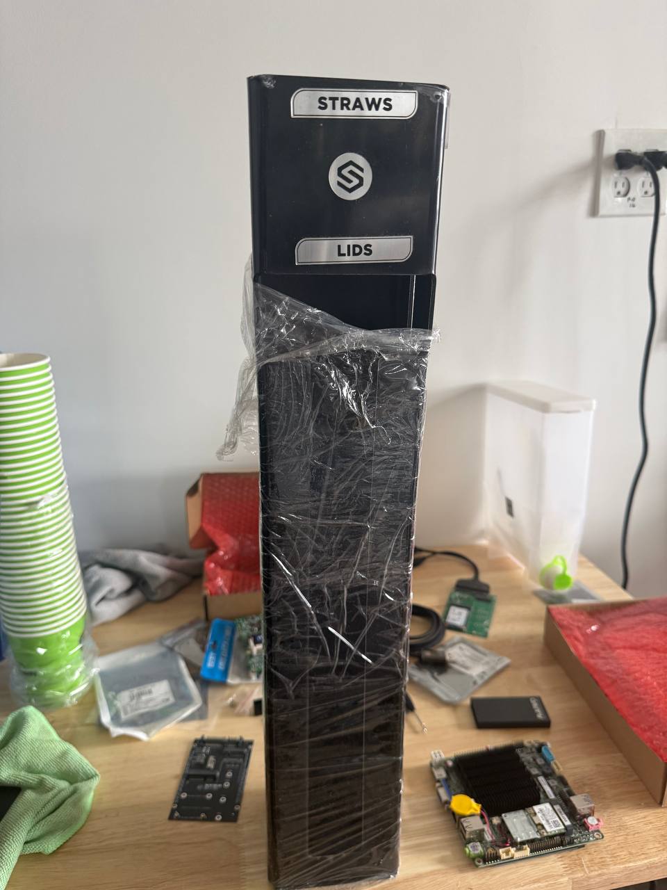 Magnetic holder stand for straws and lids
